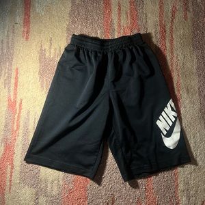 ✨3/$33 SALE Nike SB basketball shorts